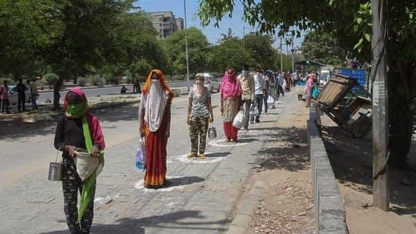 Satyendar Jain - People living in 33 hotspot areas of Delhi will be screened for symptoms - livemint.com - city New Delhi - city Delhi