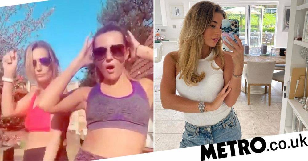 Sammy Kimmence - Dani Dyer called out for visiting her parents while self-isolating despite lockdown laws - metro.co.uk