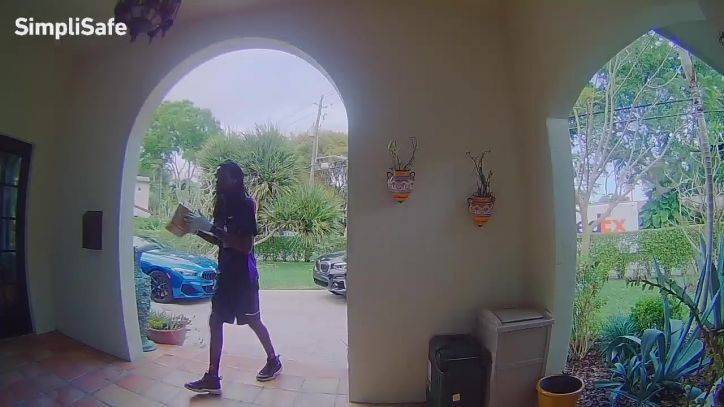 'Act of true kindness': Florida FedEx driver sanitizes package for young girl with autoimmune disease - fox29.com - state Florida - county Palm Beach