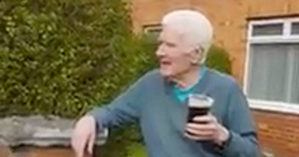 Jim Macmahon - Moment self-isolating grandad, 90, has surprise pint of Guinness delivered to his home - dailystar.co.uk - Ireland - city Belfast