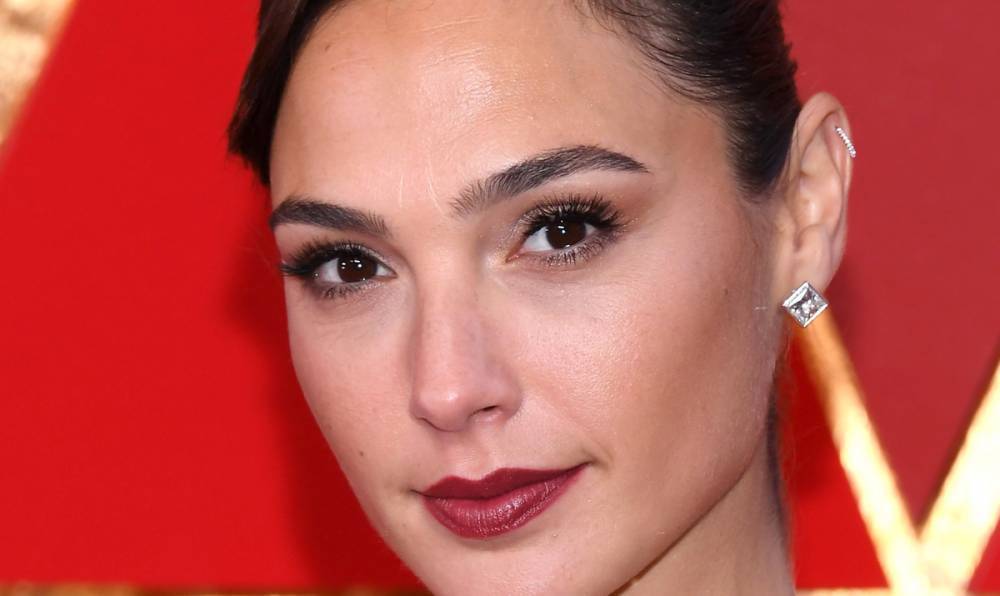 Gal Gadot Uses This Skincare Mask Three Times a Week & It's On Sale! - justjared.com