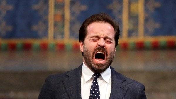 Les Miserables - Alfie Boe urges people to have ‘courage to carry on’ during bedroom concert - breakingnews.ie