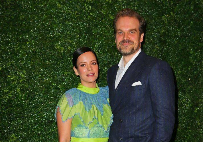 Lily Allen - David Harbour - Lily Allen Shows Off Her Baking Skills In Adorable At-Home Birthday Party For Boyfriend David Harbour - etcanada.com