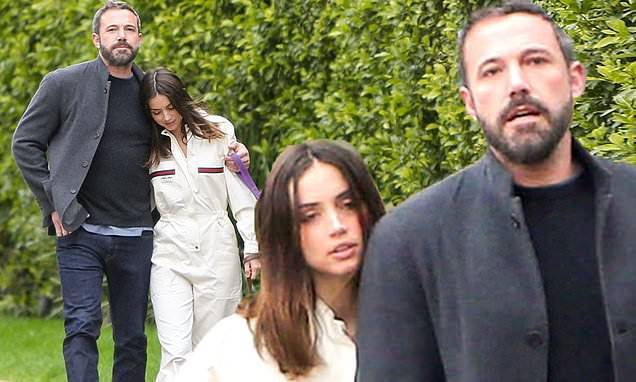 Ana De-Armas - Easter Sunday - Ben Affleck and quarantine partner Ana de Armas take Easter Sunday stroll after charity poker match - dailymail.co.uk - city New Orleans - Cuba