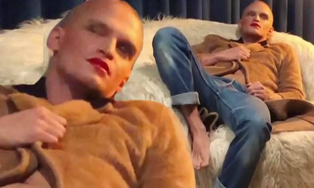 Cody Simpson reclines in armchair wearing full makeup and urges fans to 'end toxic masculinity' - dailymail.co.uk - Australia - city Cody, county Simpson - county Simpson