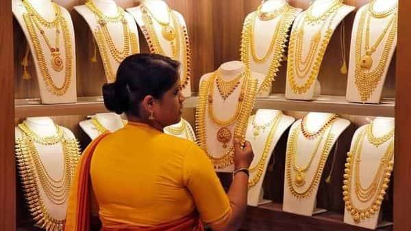 Gold prices today surge to record high, silver rates jump - livemint.com - India