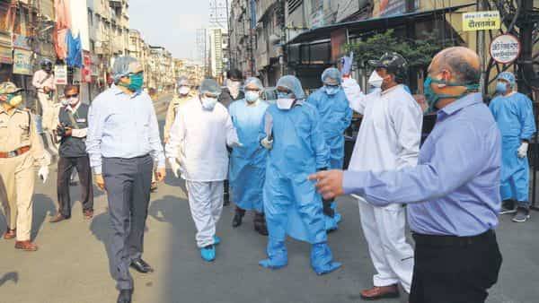 Praveen Jadia - Coronavirus cases in Indore rise to 328; death toll at 33 - livemint.com - India