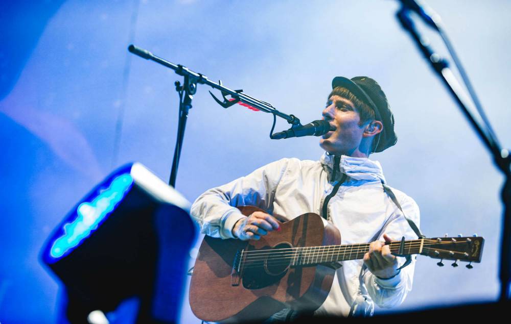 Gerry Cinnamon unveils dreamy new stripped-back song, ‘Head In The Clouds’ - nme.com - county Cloud