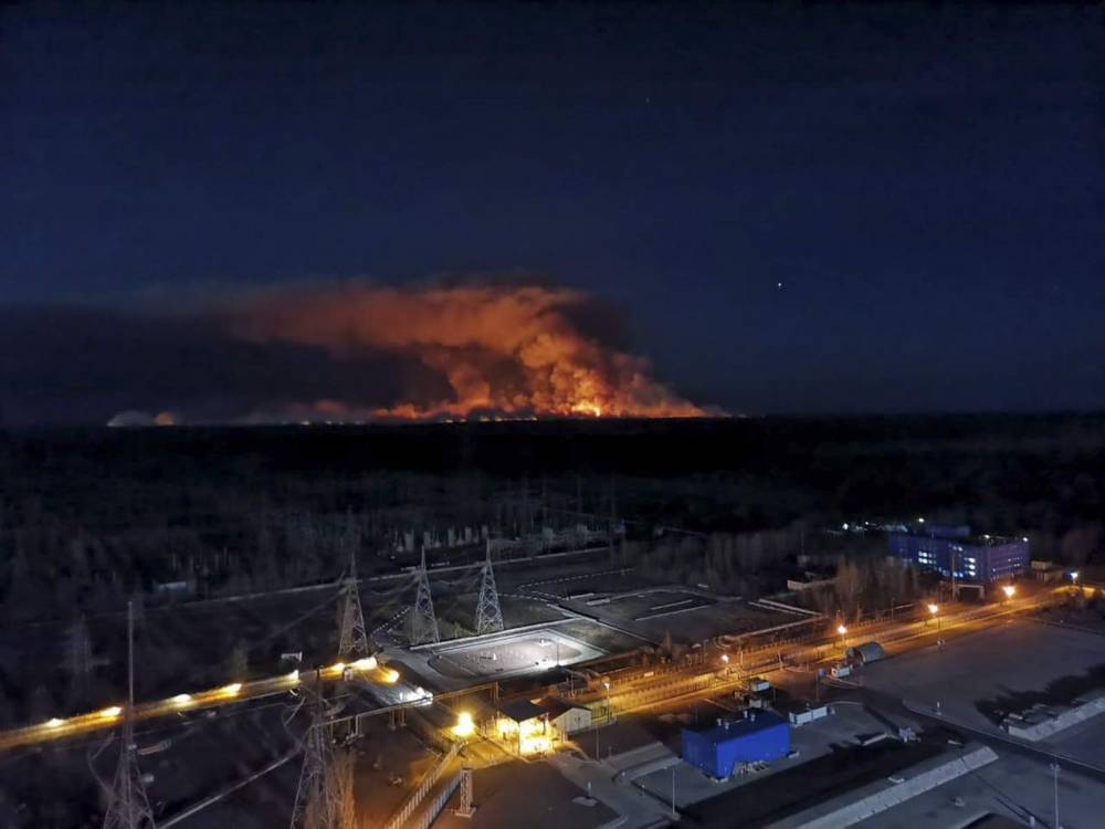 Forest fires rage near Chernobyl nuclear plant - clickorlando.com - Ukraine
