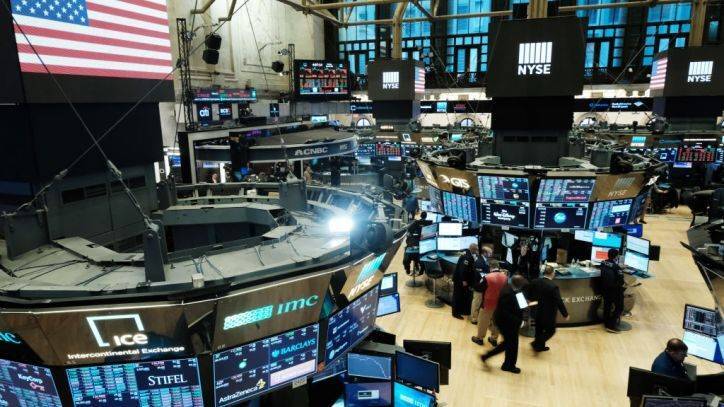 Stock futures rise ahead of bank earnings - fox29.com - New York - China
