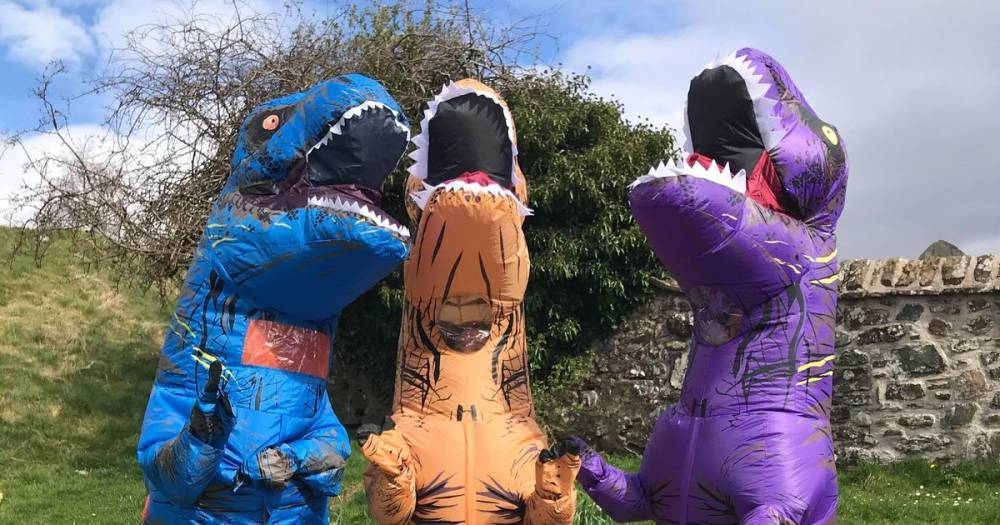 'Family of dinosaurs' took to the streets of Callander during lockdown - dailyrecord.co.uk - state Texas