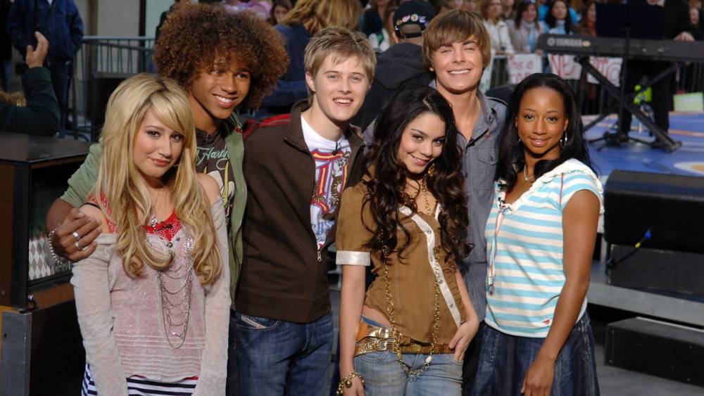 Kenny Ortega - Corbin Bleu - Monique Coleman - Lucas Grabeel - The High School Musical Cast—Including Zac Efron—Is Reuniting, and People Are Very Excited - glamour.com
