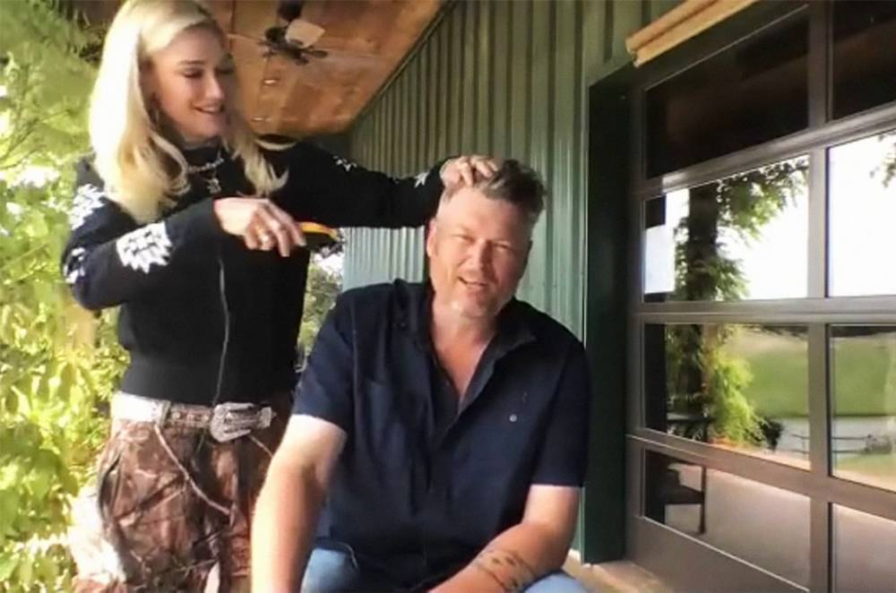 Gwen Stefani - Blake Shelton - Gwen Stefani Gave Blake Shelton a Quarantine Mullet Haircut and It's Everything: Watch - billboard.com - state Oklahoma - state Nebraska - city Omaha, state Nebraska