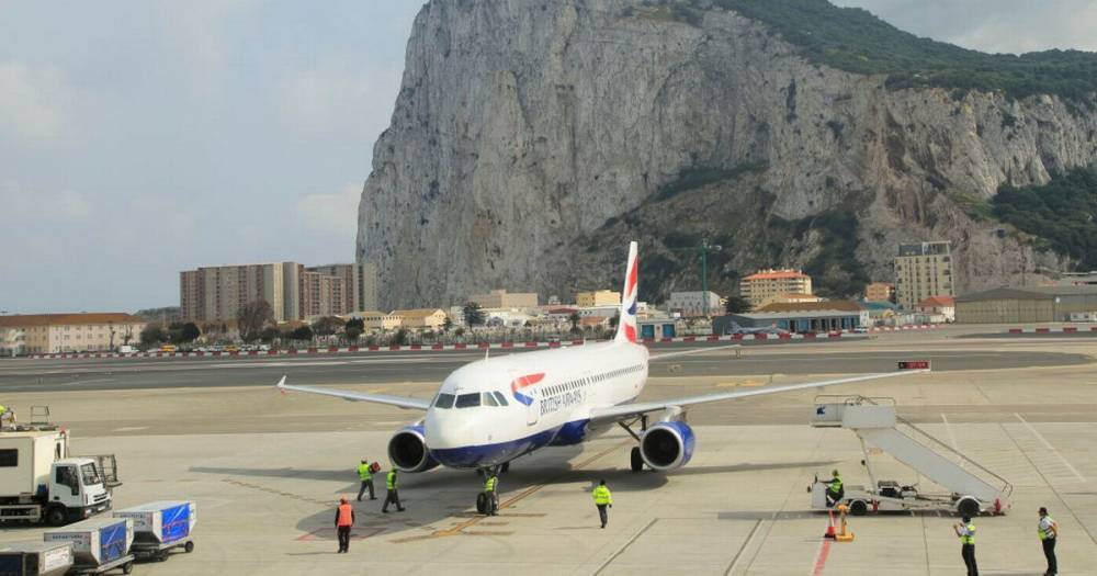 Brit holidaymakers ordered to stop trying to sneak into Spain via Gibraltar - dailystar.co.uk - Spain - Britain - Gibraltar