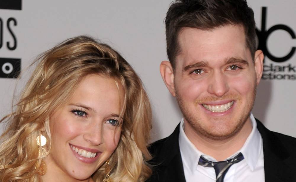 Michael Buble - Luisana Lopilato - Luisana Lopilato Defends Her Marriage After Fans Show Concern Over Michael Buble Video - justjared.com - Britain
