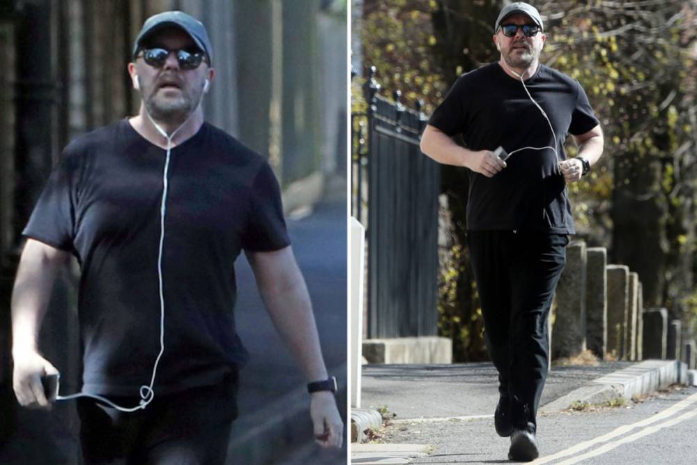Ricky Gervais - Sam Smith - Ricky Gervais goes for a jog in London after blasting celebs whinging about coronavirus lockdown - thesun.co.uk - Britain - city London