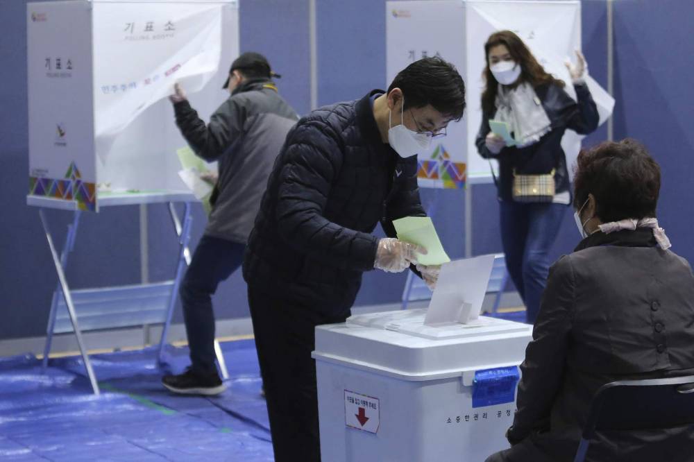 Moon Jae - South Koreans vote in national elections amid virus fears - clickorlando.com - South Korea - city Seoul