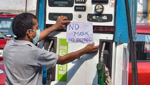 Petrol, diesel price: No cut for a month due to slump in sales during lockdown - livemint.com - city New Delhi - India