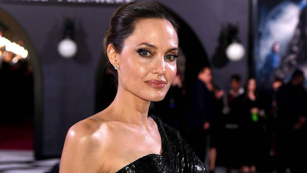 Angelina Jolie - Angelina Jolie says people should 'check in,' 'love each other' amid coronavirus pandemic - foxnews.com - state California