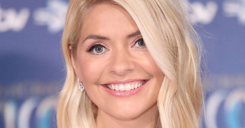 Holly Willoughby - Holly Willoughby melts hearts with adorable video of niece Lola singing - msn.com