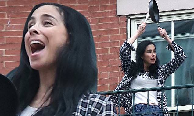 Annie Segal - Sarah Silverman continues her daily ritual of cheering for emergency workers battling COVID-19 - dailymail.co.uk - city New York