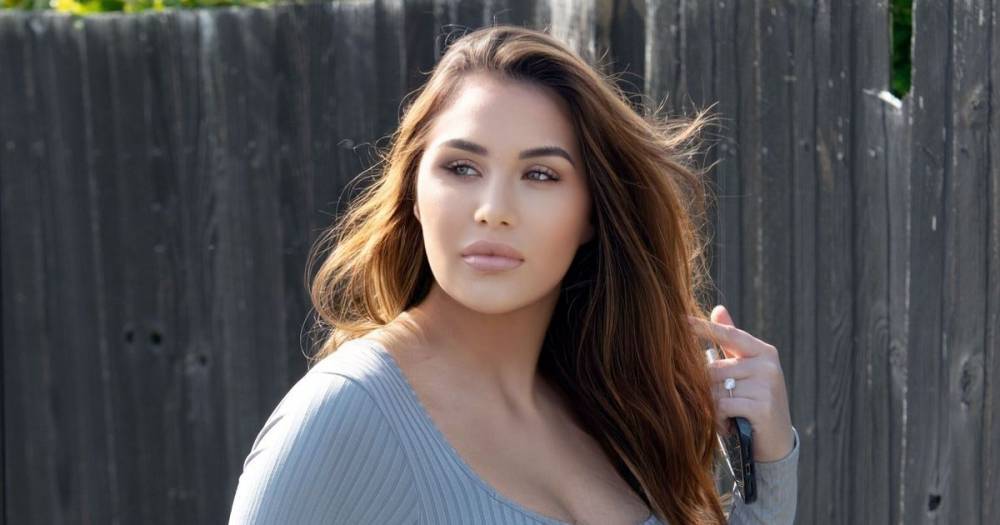 Pregnant Chloe Goodman has cervical stitch removed as she prepares for birth - mirror.co.uk