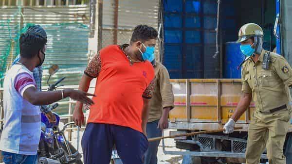 Bhaskar Rao - Bengaluru police crowdsources ideas to keep migrant workers indoors - livemint.com - city Mumbai - city Delhi