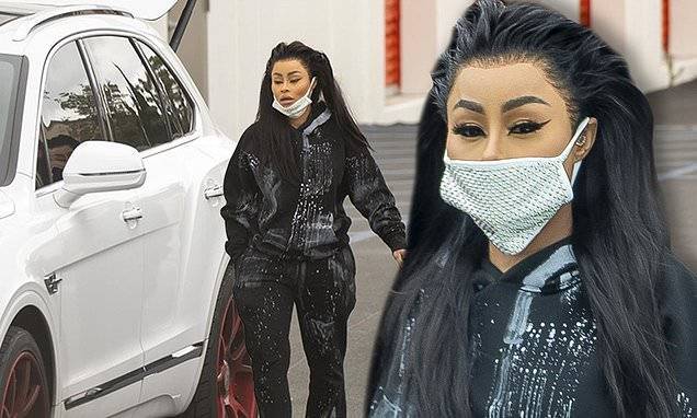 Angela White - Blac Chyna steps out of her $160K Bentley SUV to pick up packages in LA - dailymail.co.uk