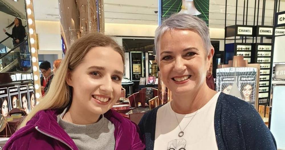 Mum with incurable breast cancer struggling to get food delivery slot after she wasn't added to government list of vulnerable people - manchestereveningnews.co.uk
