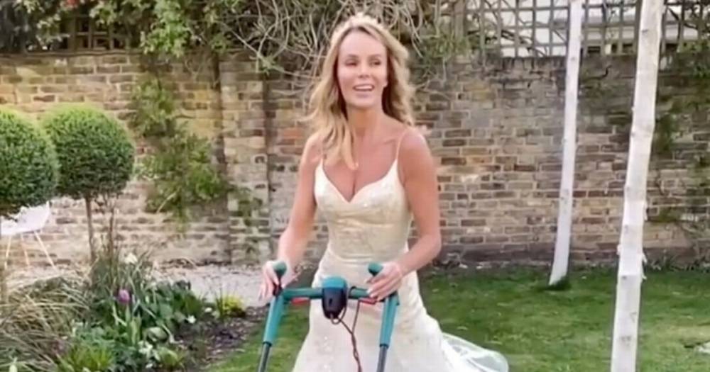 Amanda Holden - Chris Hughes - Amanda Holden slips into her wedding dress to mow the lawn as lockdown continues - mirror.co.uk - Britain