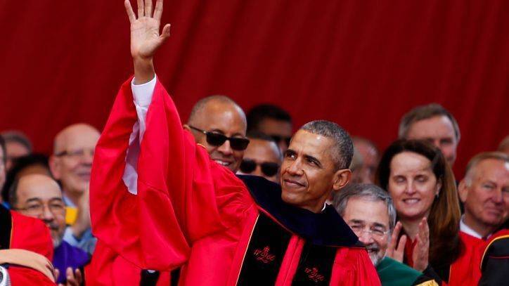 Barack Obama - Twitter users ask Barack Obama to give national virtual commencement speech to Class of 2020 - fox29.com