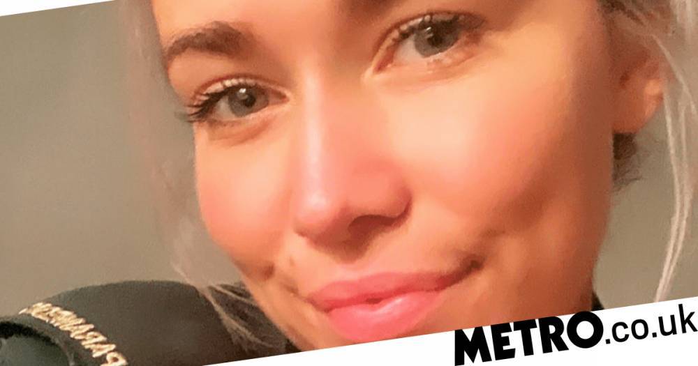 Laura Tott - First Dates waitress Laura Tott ‘lucky’ as she shares update after testing positive for coronavirus amid return to work as paramedic - metro.co.uk