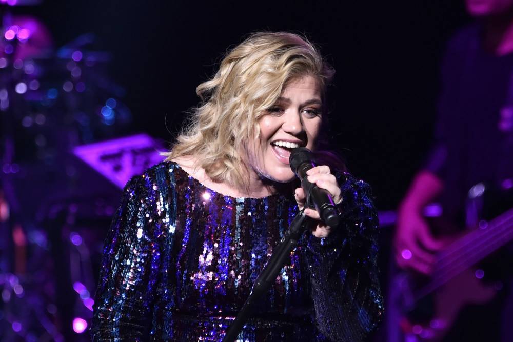 Kelly Clarkson - Kelly Clarkson Debuts New Single ‘I Dare You’ With International Flair - etcanada.com