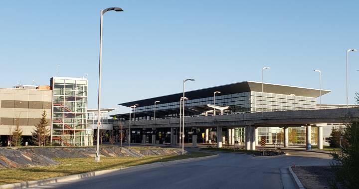 Winnipeg airport honours healthcare workers - globalnews.ca