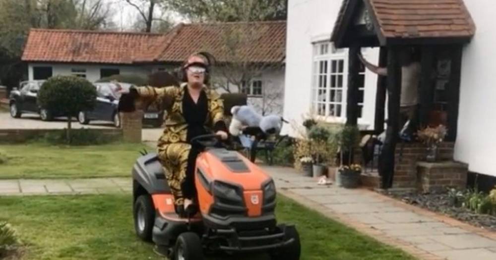 Gemma Collins - Gemma Collins mows the lawn in a kimono after admitting she's finding quarantine tough - mirror.co.uk