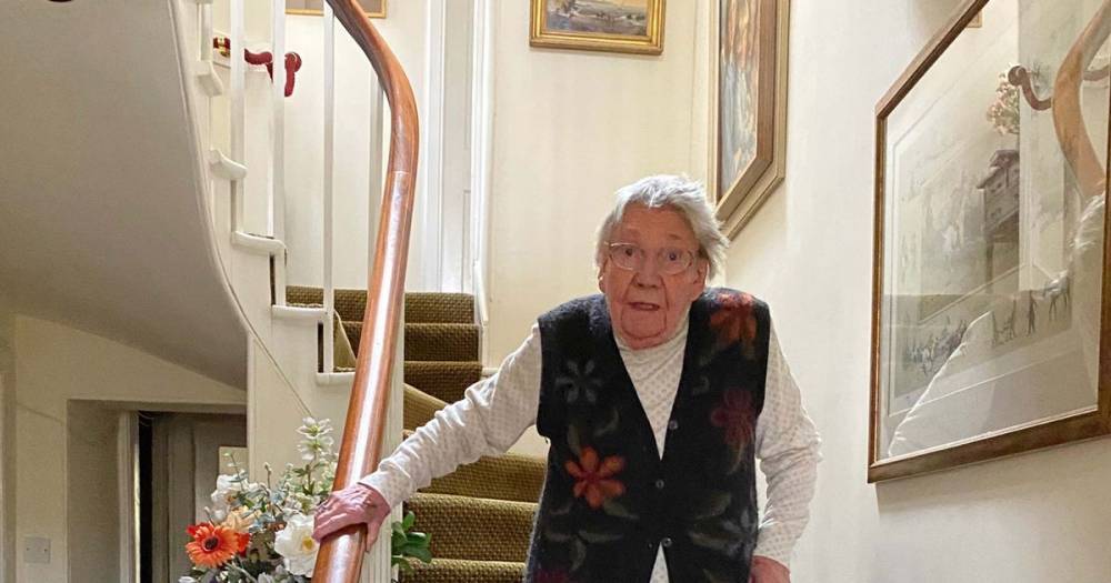 Easter Sunday - Tom Moore - Scots granny, 90, vowing to scale mountain on her stairs raises £10K for NHS in five days - dailyrecord.co.uk - Scotland