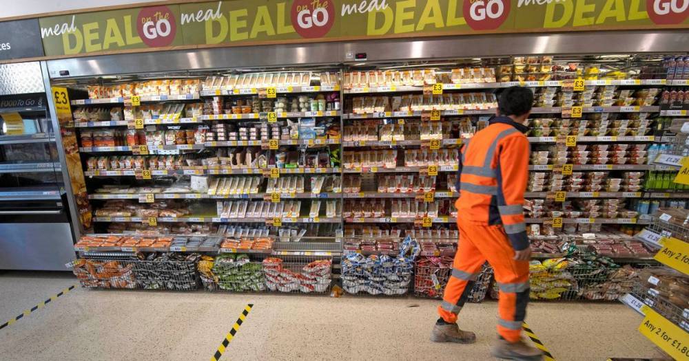 Dominic Raab - New list of rules of what you can and can't go to supermarkets for released by police - manchestereveningnews.co.uk - Britain
