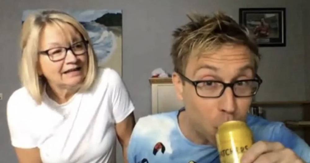 Lorraine Kelly - Russell Howard - Russell Howard gobsmacks as he swigs from cider at 9:15am during Lorraine chat - dailystar.co.uk - Britain - county Bath