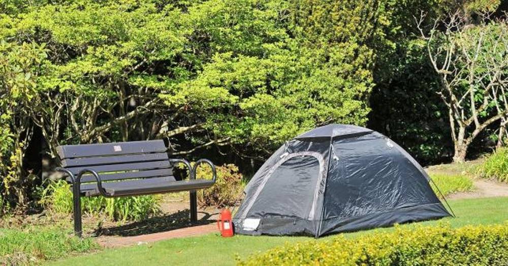 Mystery surrounds tent set up in Rodney Gardens - dailyrecord.co.uk - Scotland - state Indiana