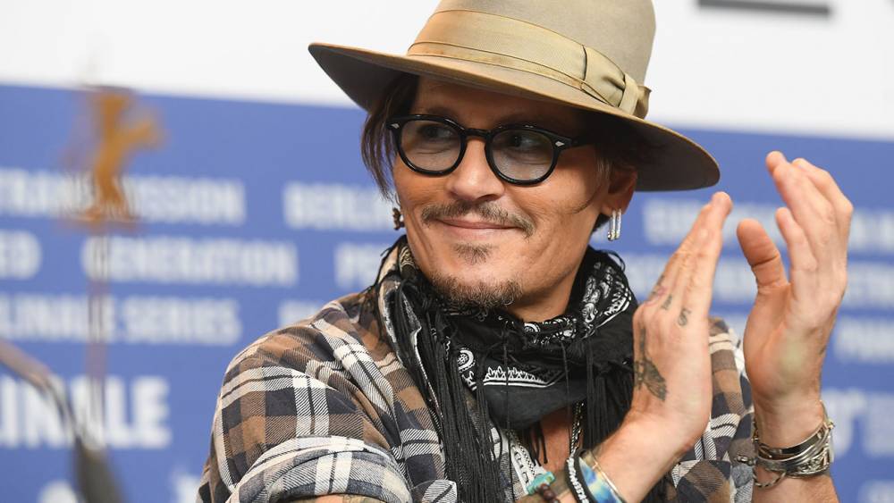 Johnny Depp - Johnny Depp Joins Instagram to Encourage Fans During "Hellish" Quarantine - hollywoodreporter.com