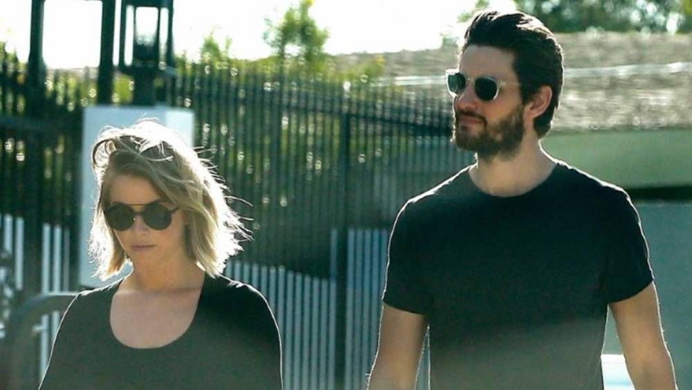 Brooks Laich - Julianne Hough Spotted Out With Ben Barnes While Husband Brooks Laich Quarantines in Idaho - etonline.com - state California - Los Angeles, state California - state Idaho