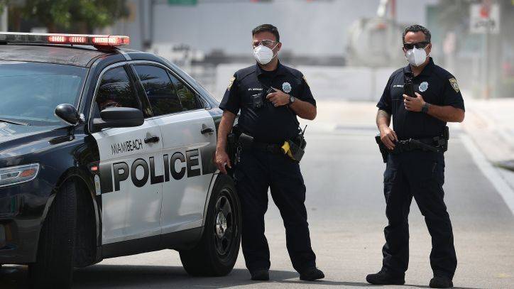 William Barr - Kamala Harris - Christopher Wray - Senators urge anti-bias police training over mask fears - fox29.com - Los Angeles - state California