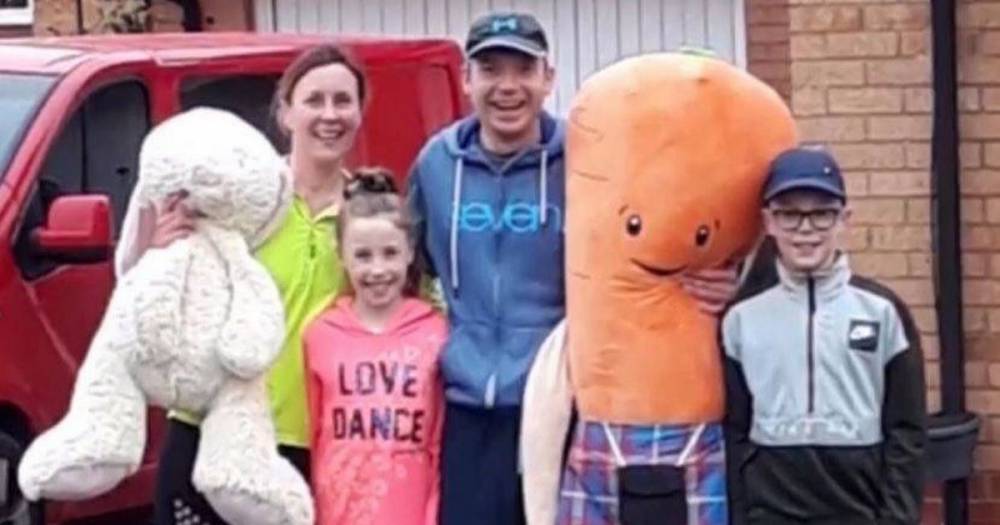 Easter Sunday - Hamilton neighbours raise thousands for foodbank with ultra marathon around the street - dailyrecord.co.uk - city Manchester