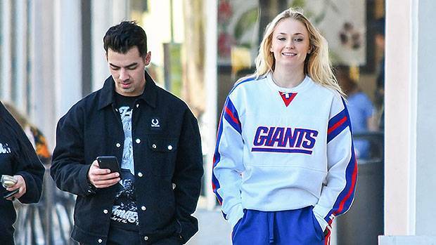 Joe Jonas - Sophie Turner - Sophie Turner Hides Her Baby Bump In Oversized Jacket During Rare Outing With Joe Jonas — Pics - hollywoodlife.com - Los Angeles