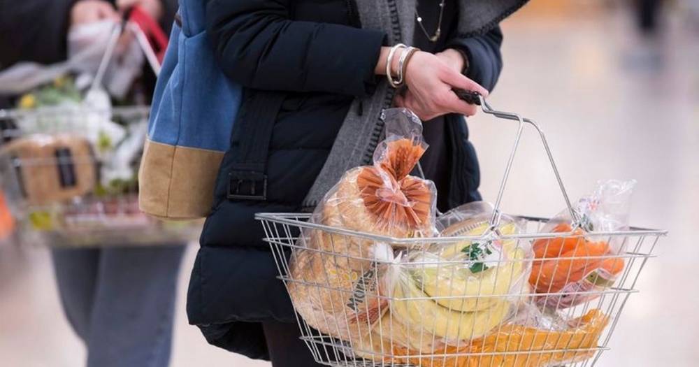 New guidance issued over the risk of catching coronavirus from food - mirror.co.uk - Britain