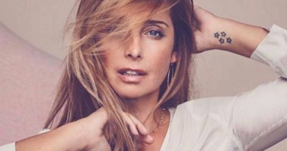 Louise Redknapp - Louise Redknapp strips to knickers to flash jaw-dropping curves for racy snap - dailystar.co.uk