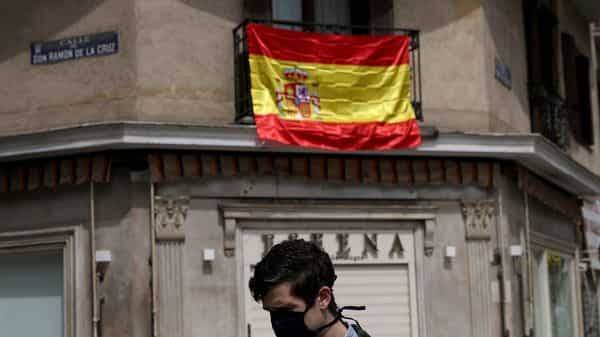 Spain reaches 20,000 deaths from coronavirus - livemint.com - Usa - Italy - Spain