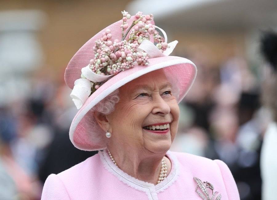 queen Elizabeth - The Queen forced to celebrate 94th birthday in isolation - evoke.ie