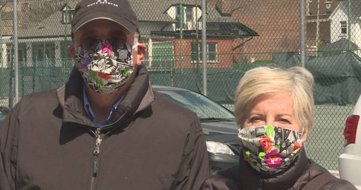 Coronavirus: Volunteers across Montreal are in mask-making overdrive - globalnews.ca