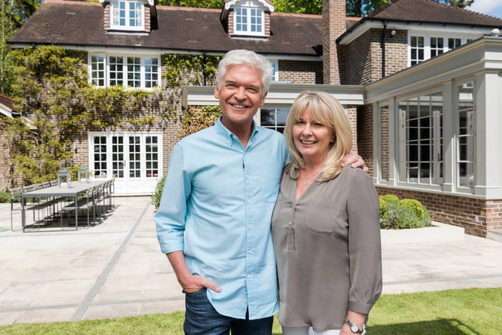 Phillip Schofield - Phillip Schofield ‘moves out of £2million family home and into London flat after coming out as gay’ - thesun.co.uk - county White